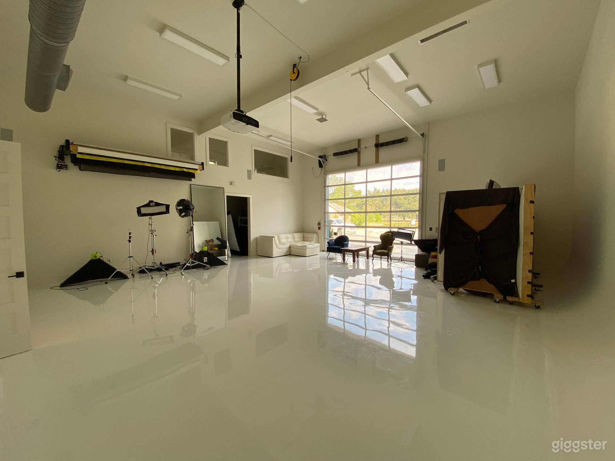 All-white Natural Light Studio with Dressing Room Photo 1