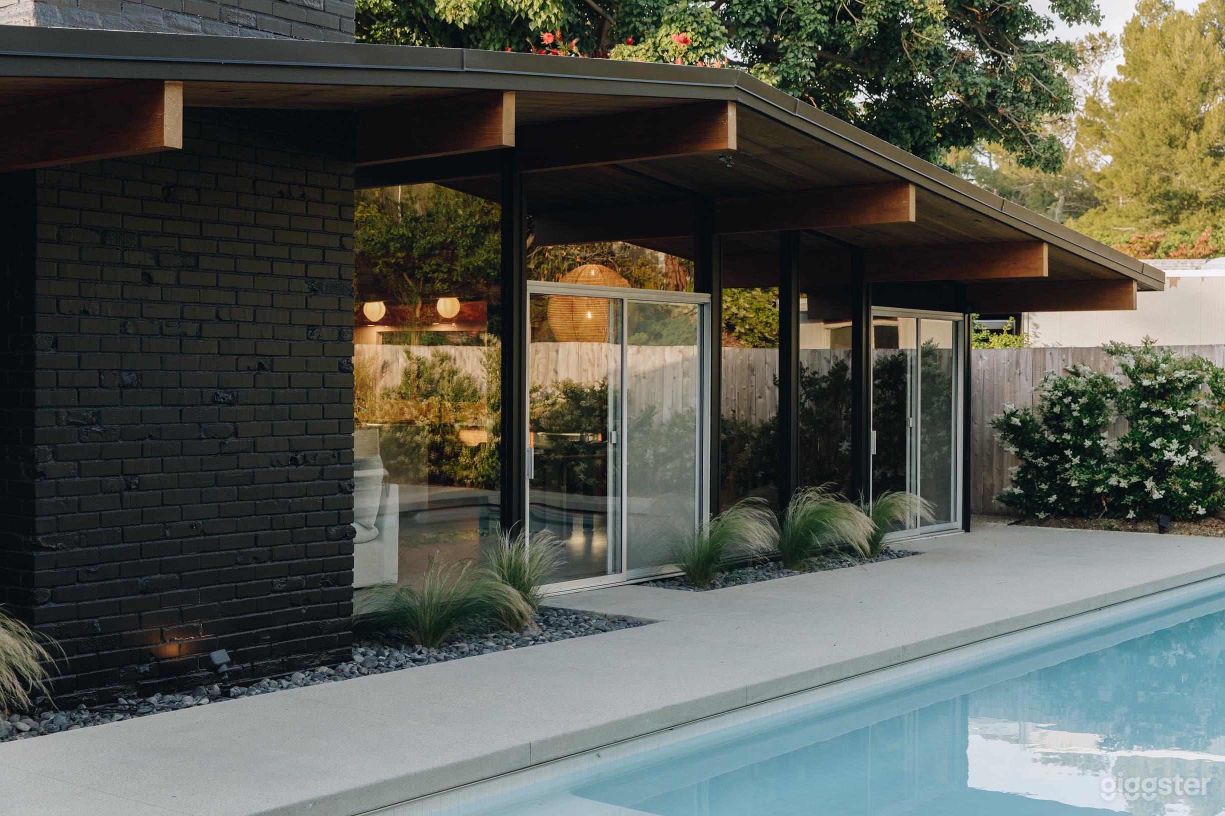 Mid Century Designer Home with Mountain Views Photo 2