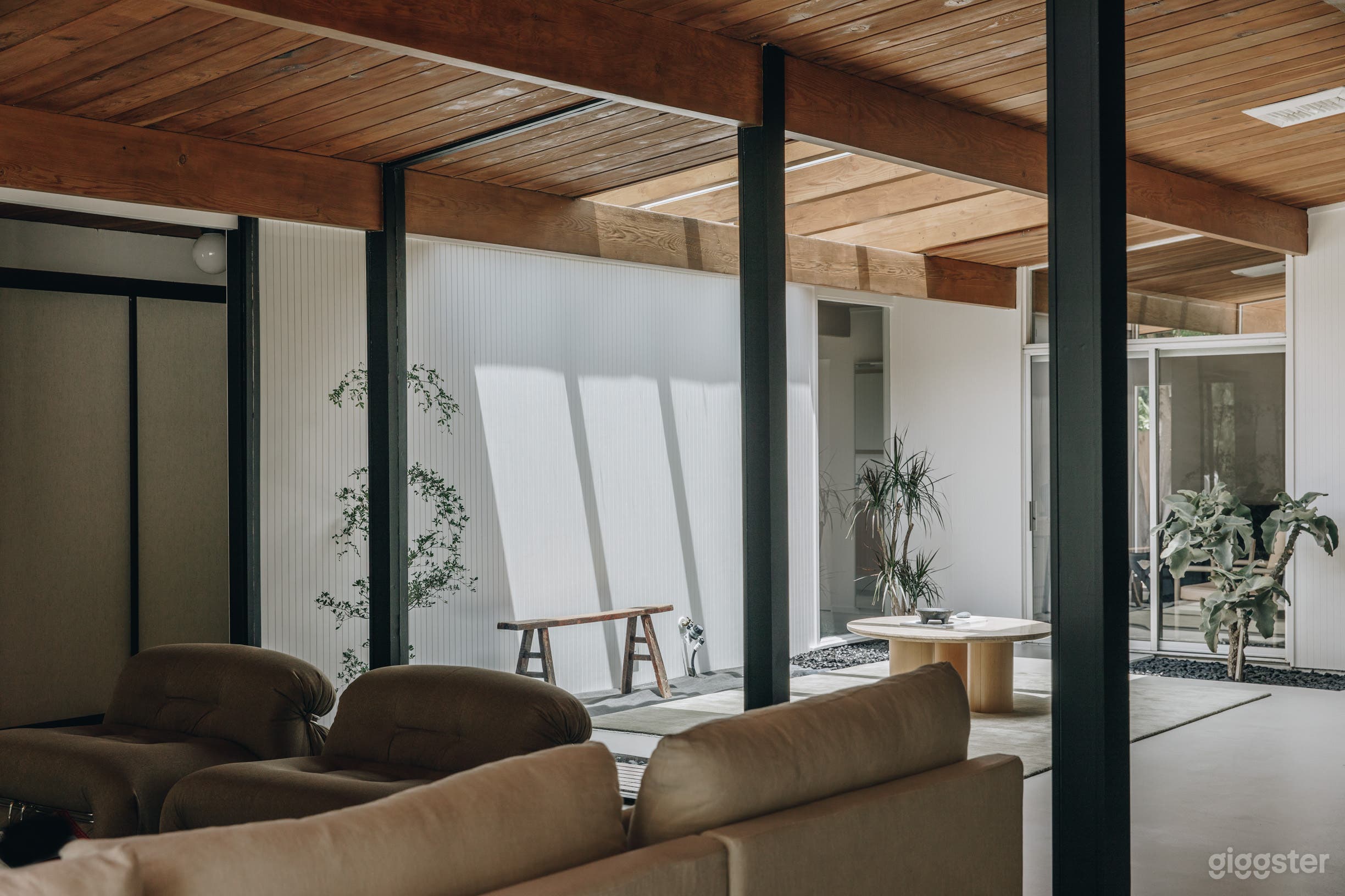 Mid Century Designer Home with Mountain Views Photo 4