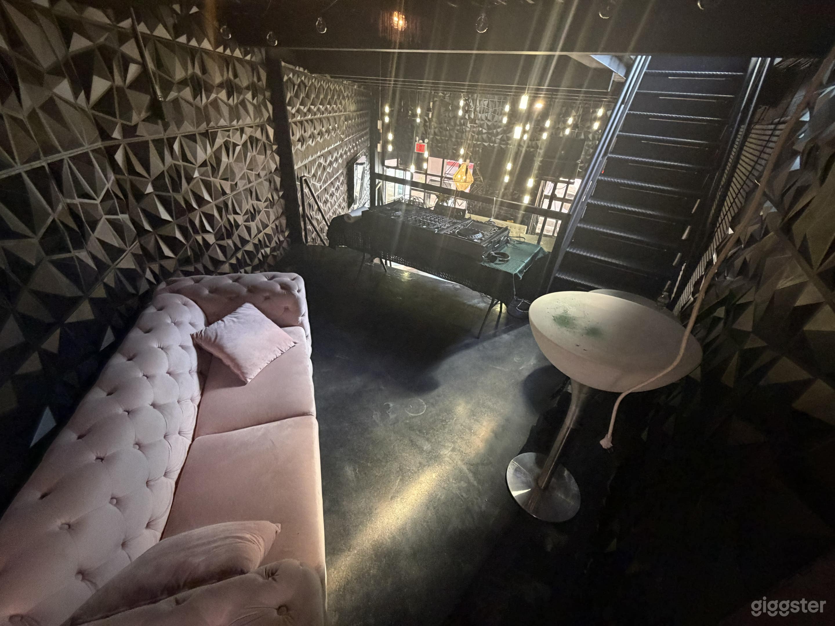 Lugar de Eventos Moderno de Tres Niveles 26amp; Locación para Filmaciones Foto 3