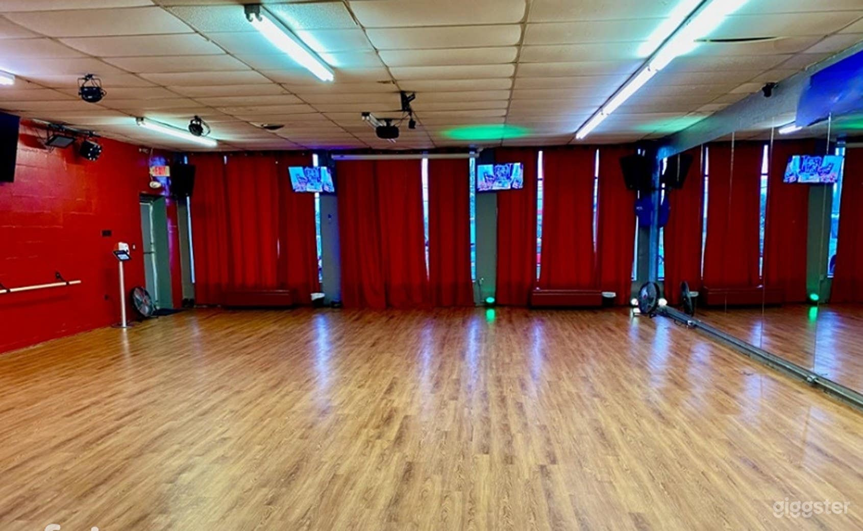 Spacious Cuban Dance Studio Photo 4