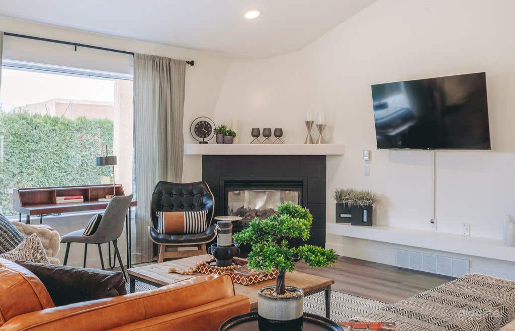 Modern Boho 1 floor Townhome Photo 2