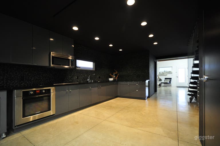  Full kitchen right off of the studio. 