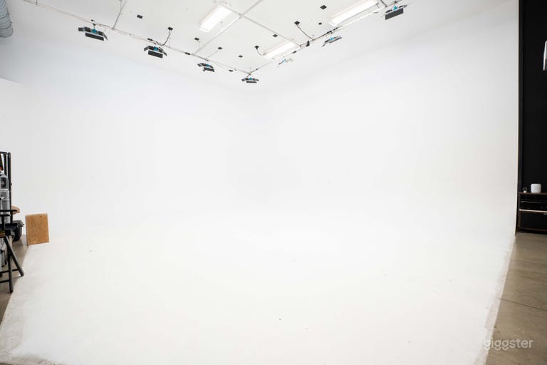  West Side High End Photo and Video Studio 