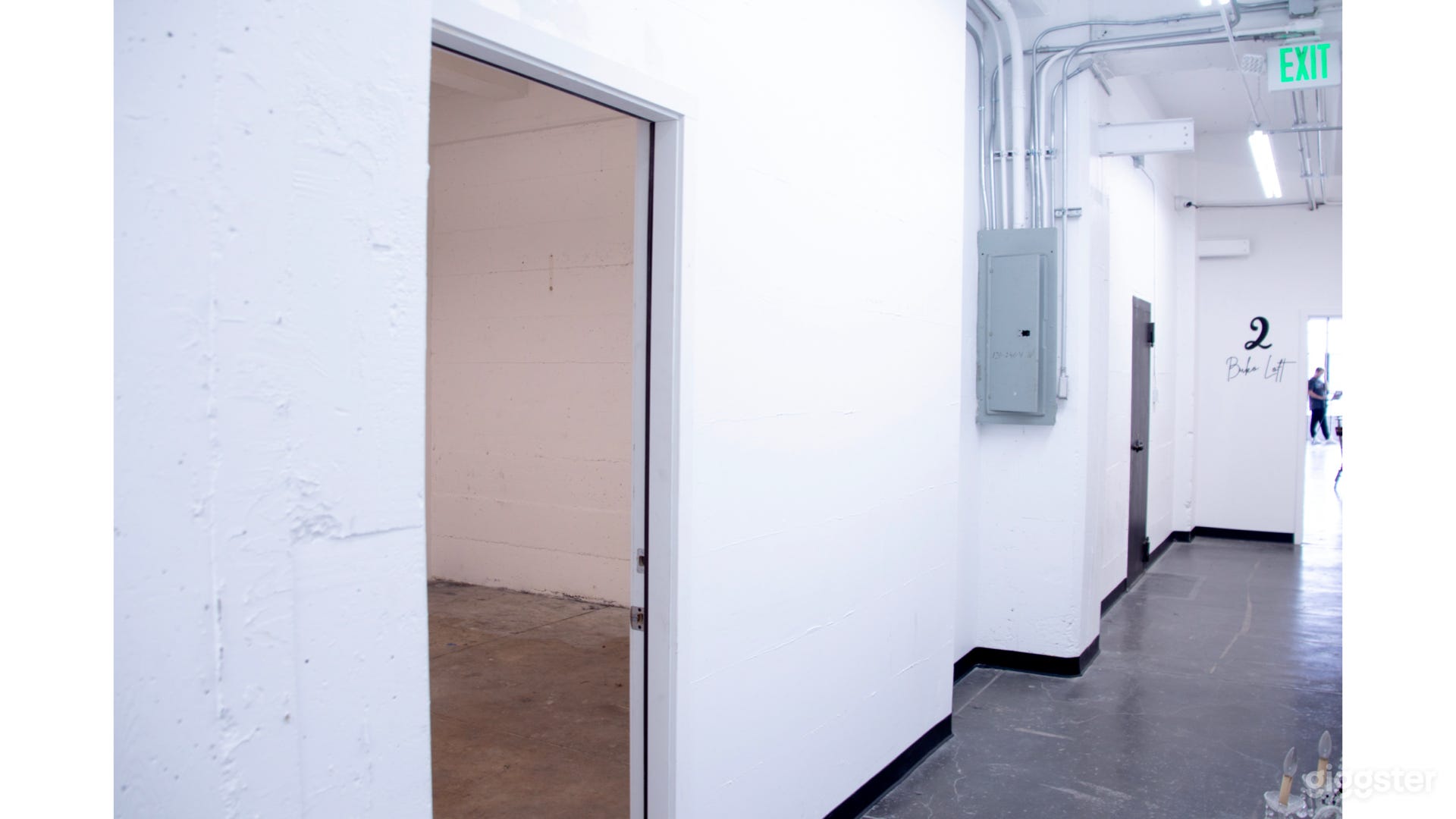 Flex Space in Historical Rubber Stamp Building Photo 4