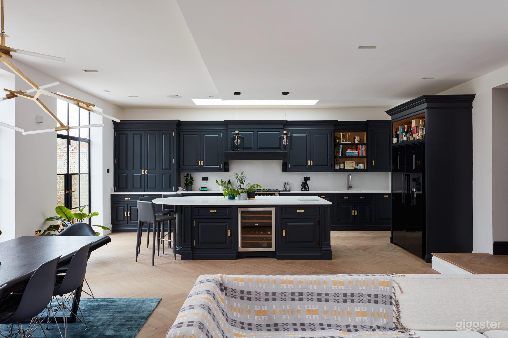 Detached House, Crittal Doors and Classic Kitchen Photo 4