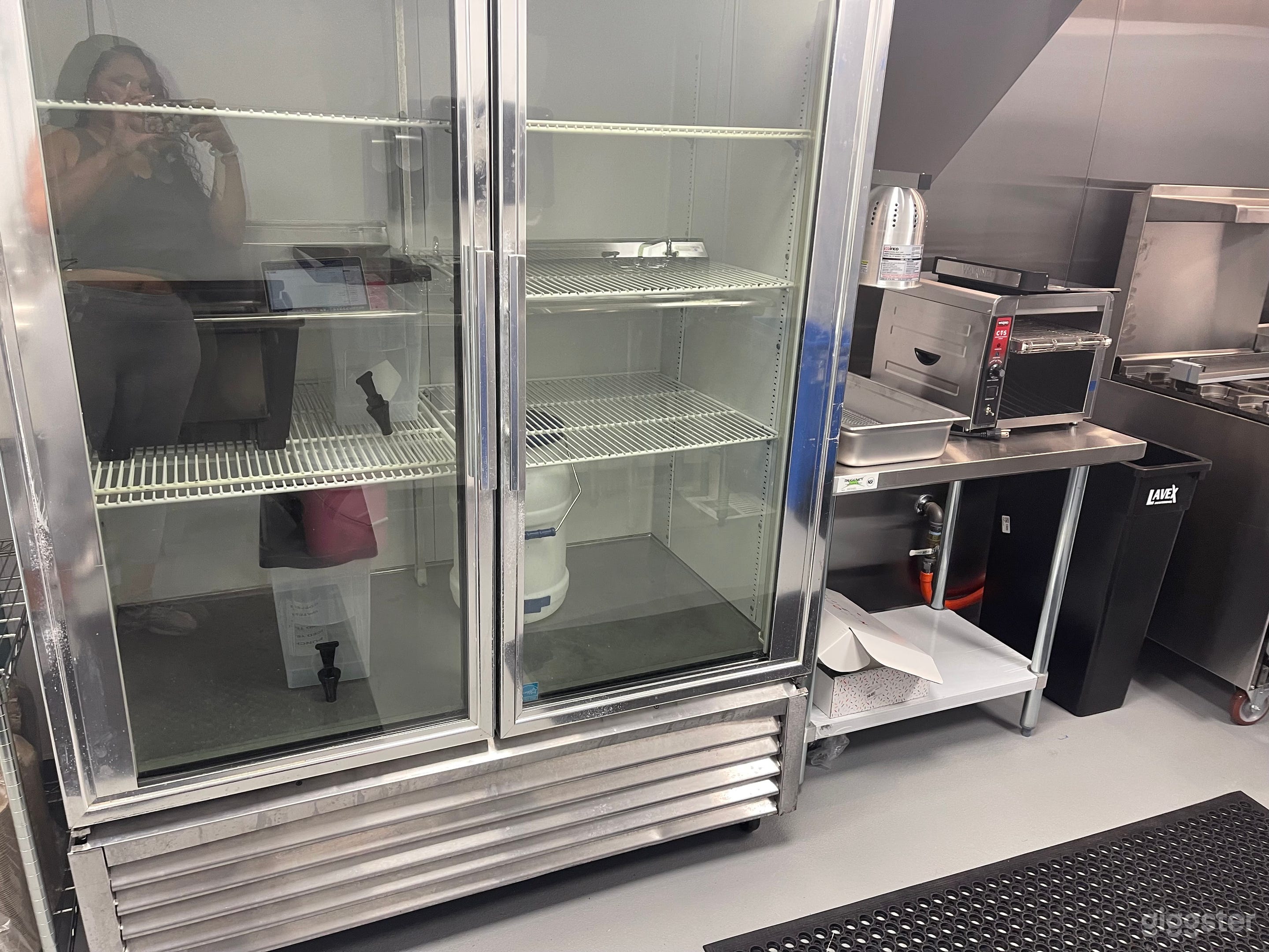 Fully Equipped Commercial Ghost Kitchen Photo 4