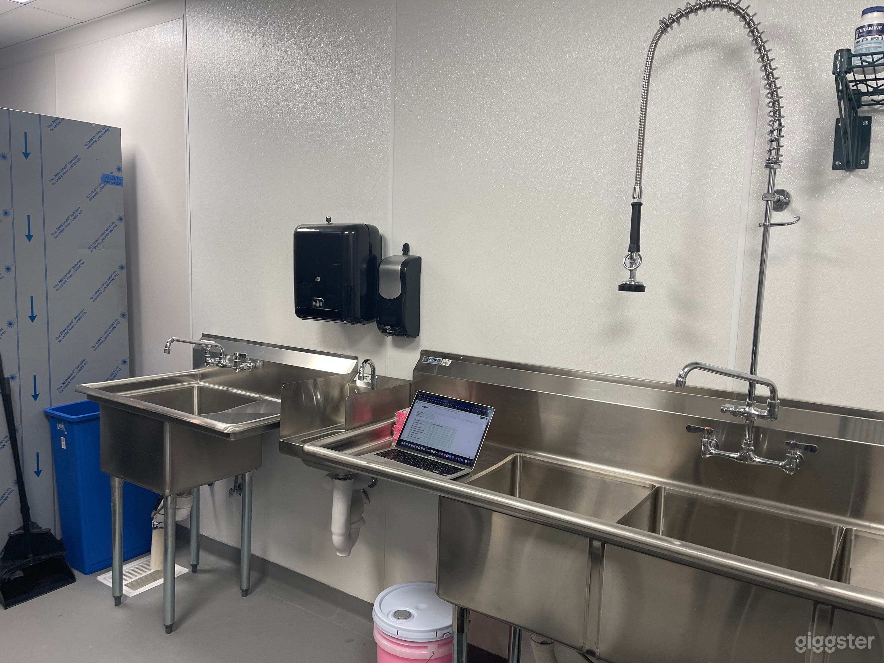 Fully Equipped Commercial Ghost Kitchen Photo 1