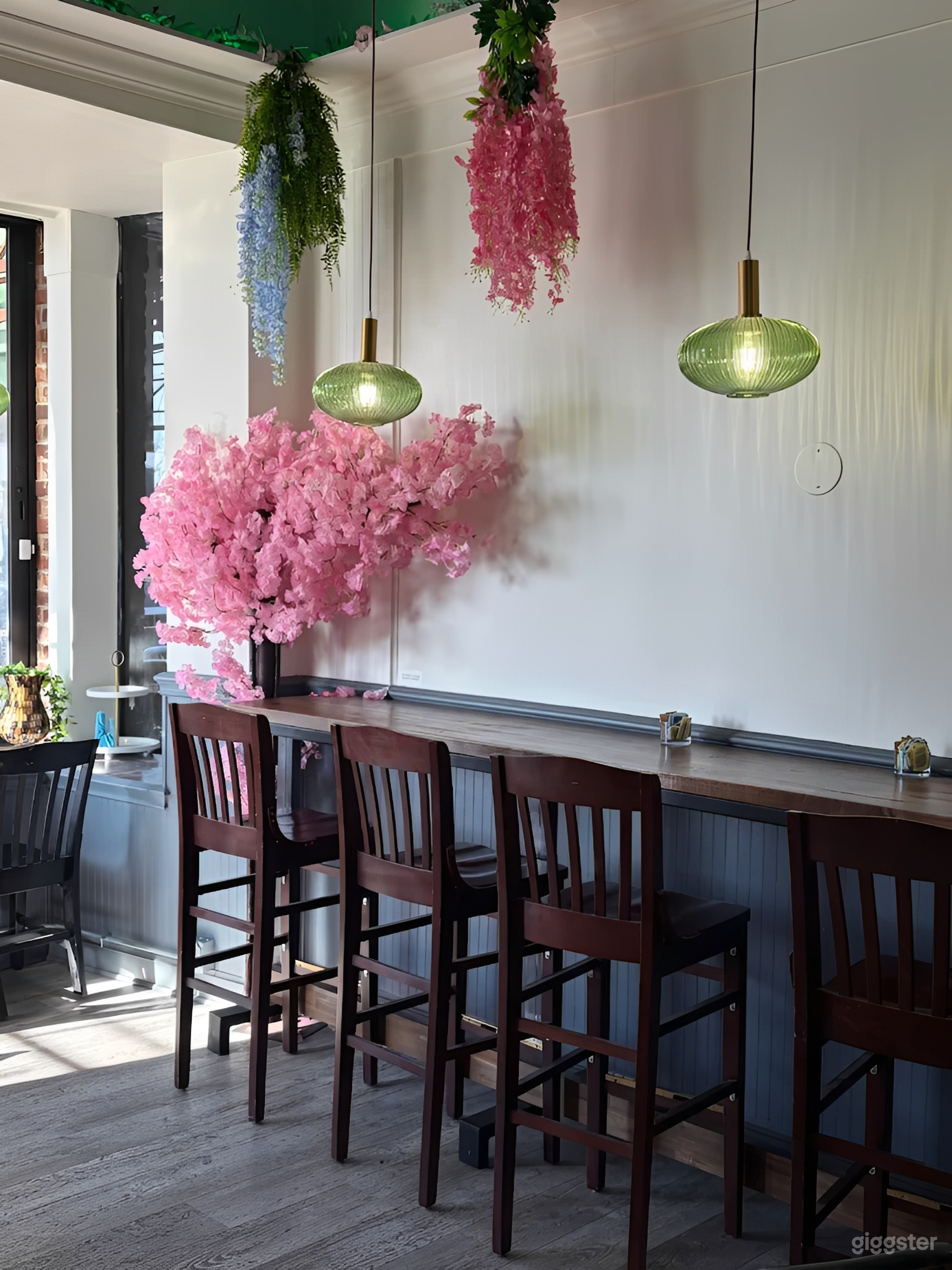 Cozy Cafe with Natural Light & Patio Photo 4