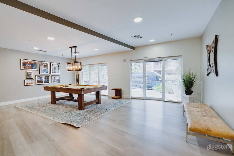  Contemporary Club Room in Tampa Semi-Private 