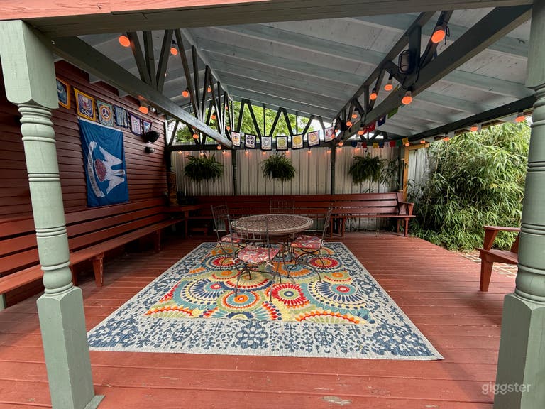  Backyard Deck & Garden Hideout 