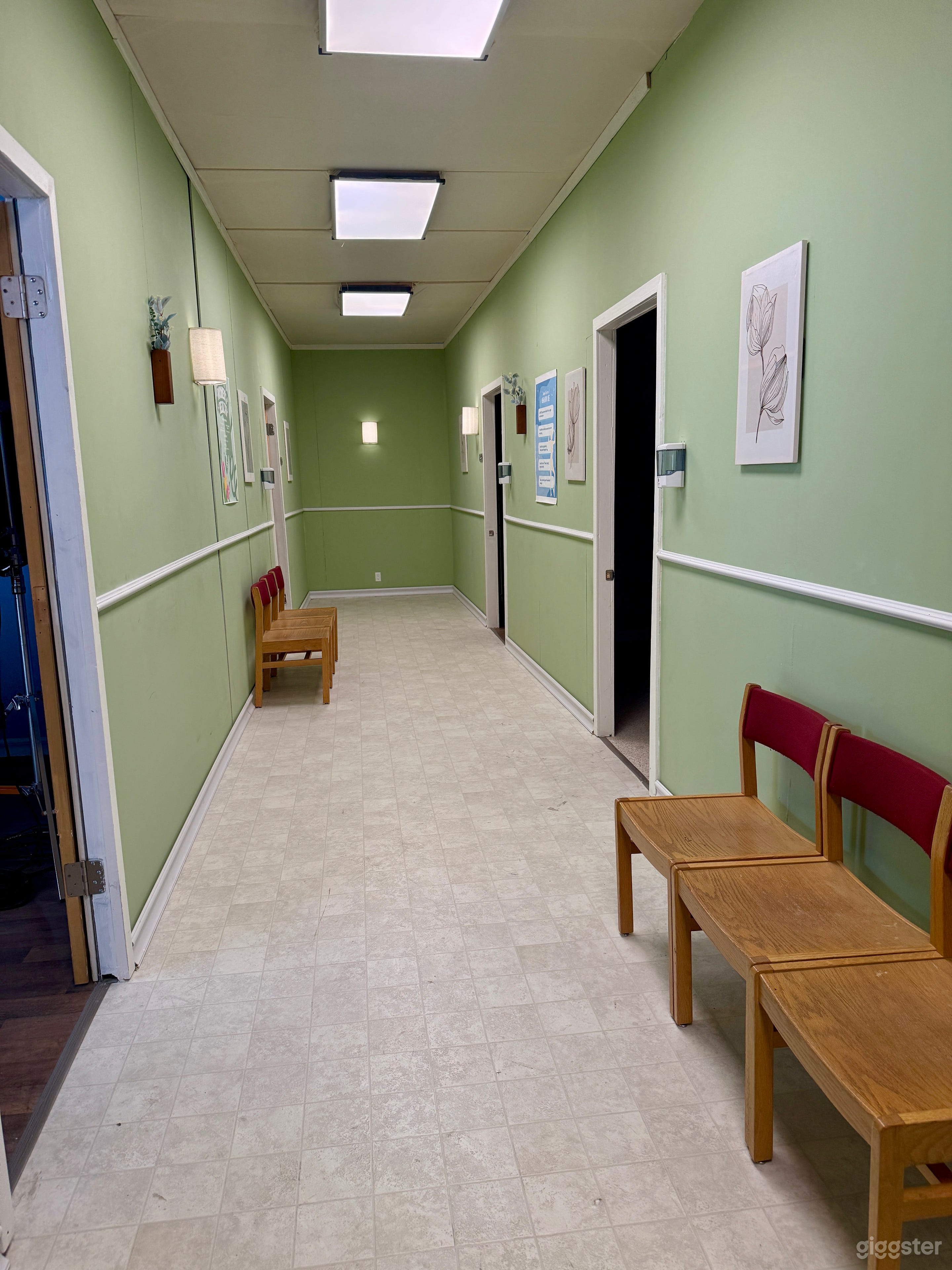 Filmmaker-Designed Multi-Set Studio | Hospital, Bar, School Photo 4