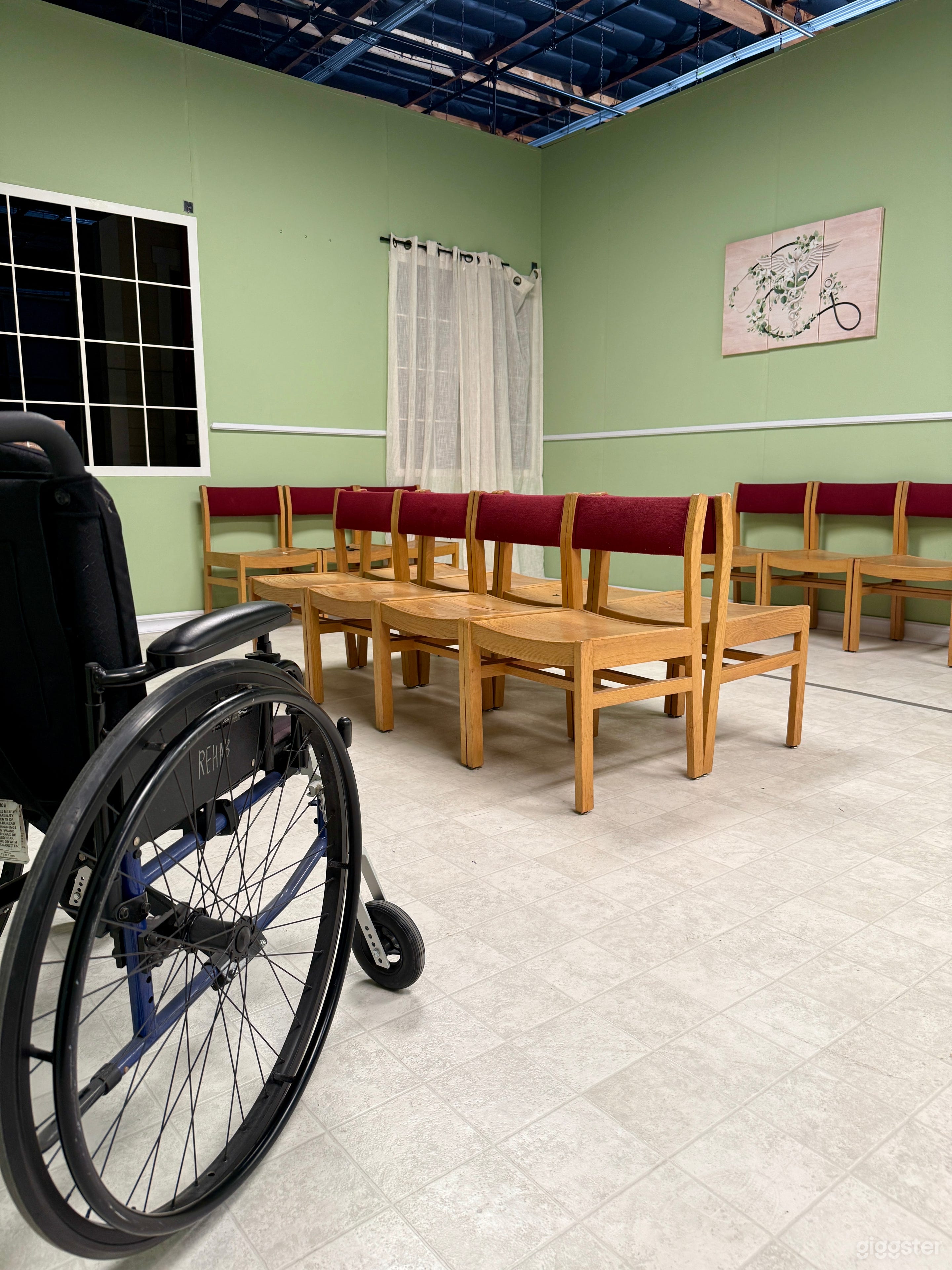 Filmmaker-Designed Multi-Set Studio | Hospital, Bar, School Photo 3