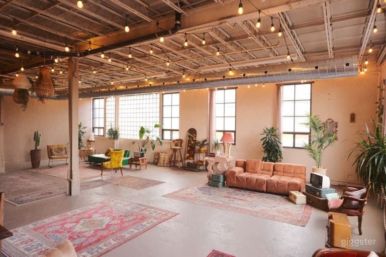  Cozy Industrial Loft Studio and Event Space 