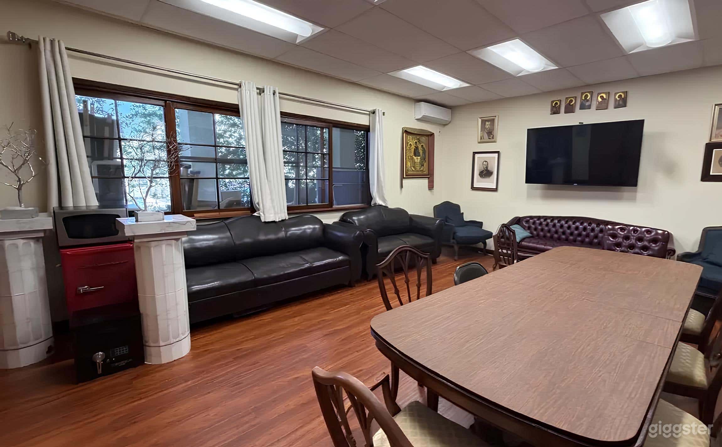 Teacher's Conference Room Photo 3