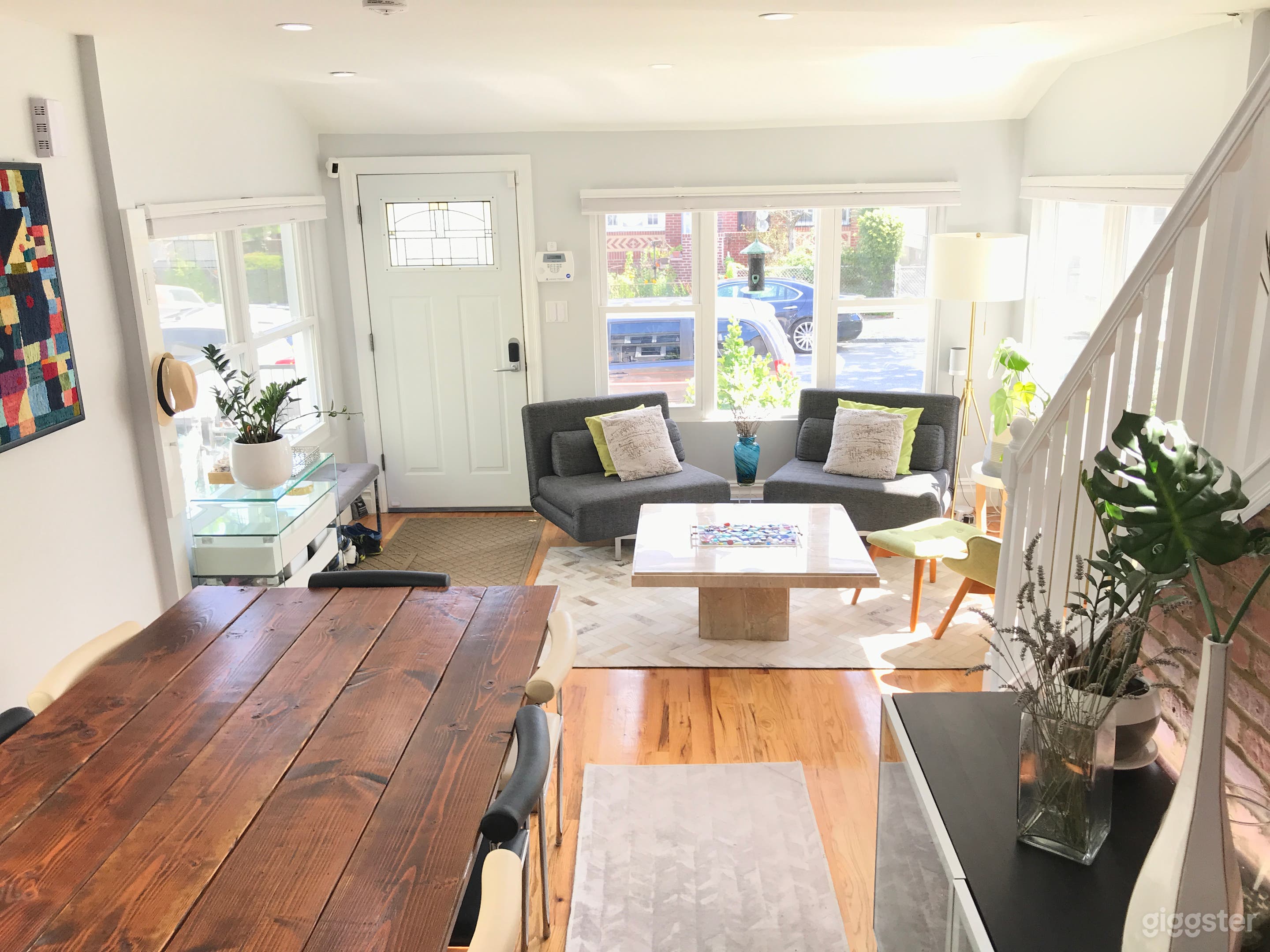 entryway/living room