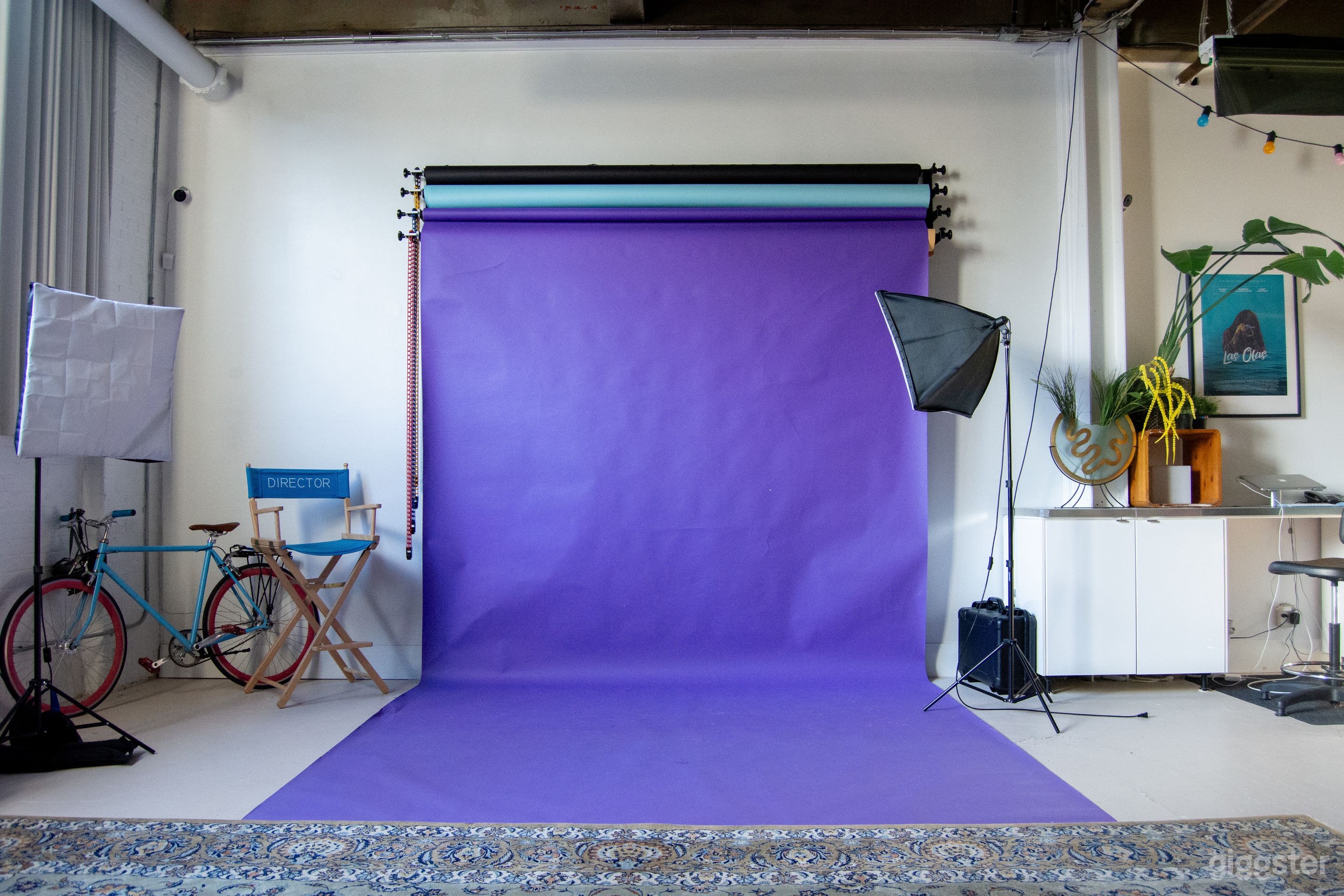Natural Light Filled West End Studio Photo 3