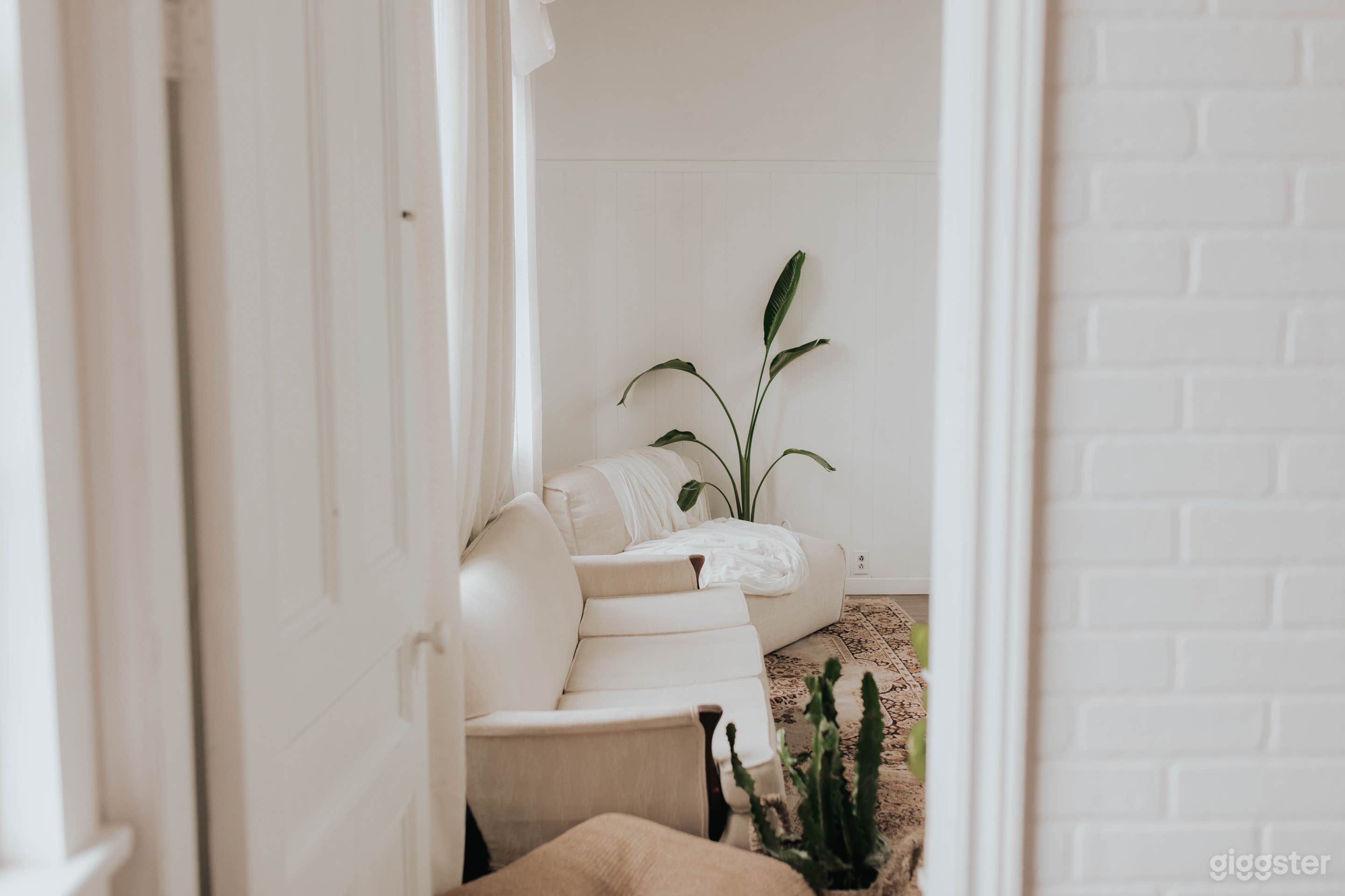 Historic And Neutral Studio Space Photo 1