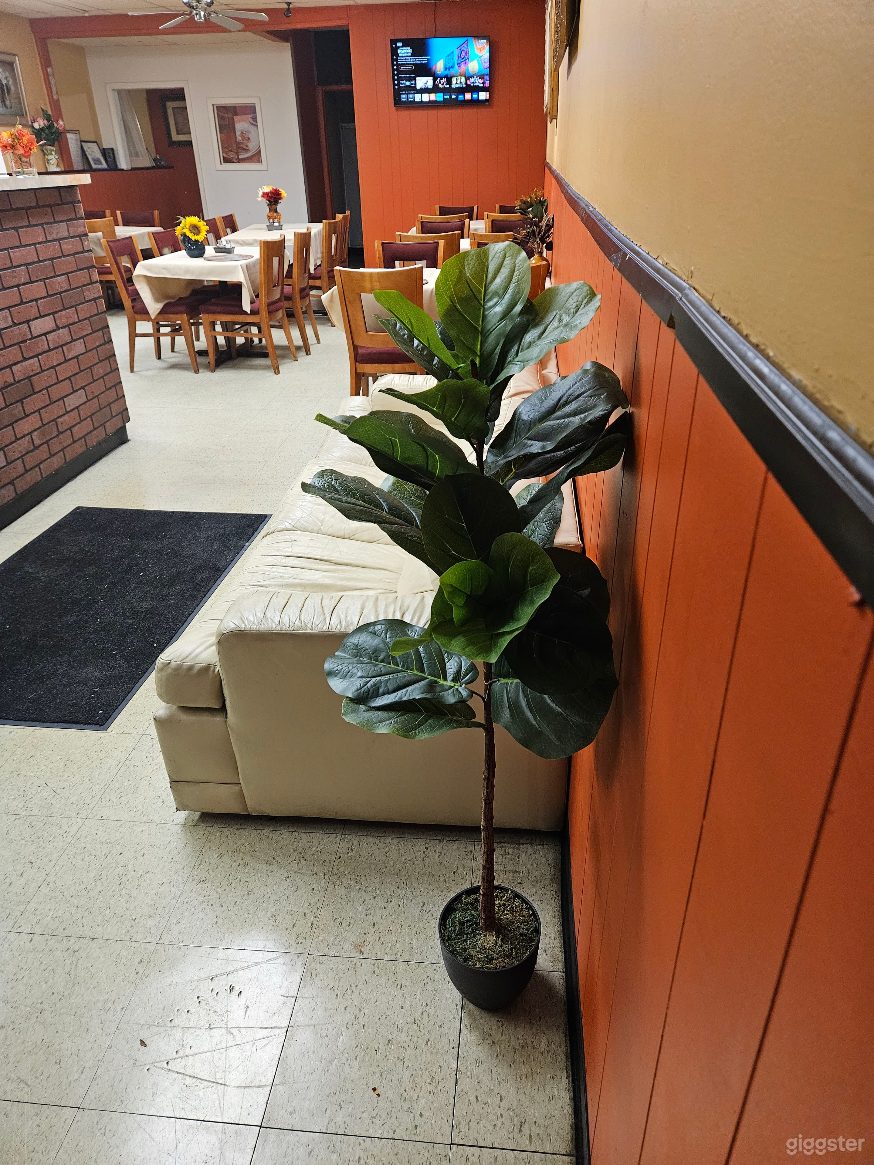 Great Place a mile from OHare Photo 3