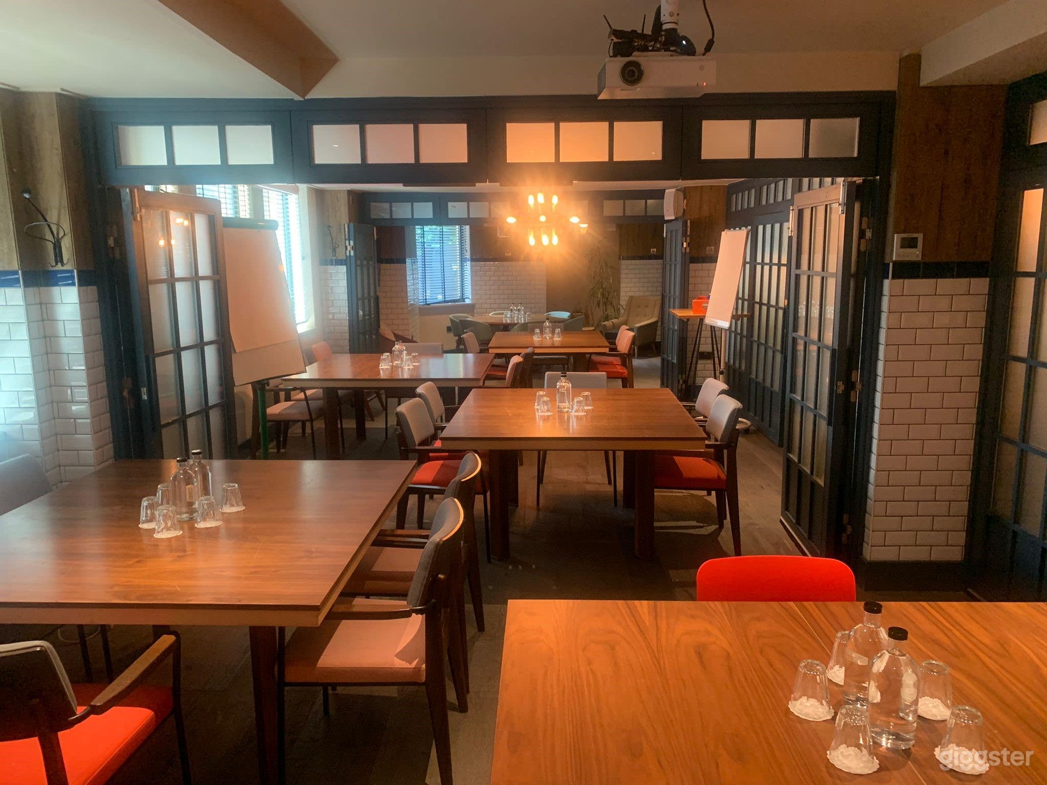 The Extra Big One Room for Events and Celebrations Photo 1