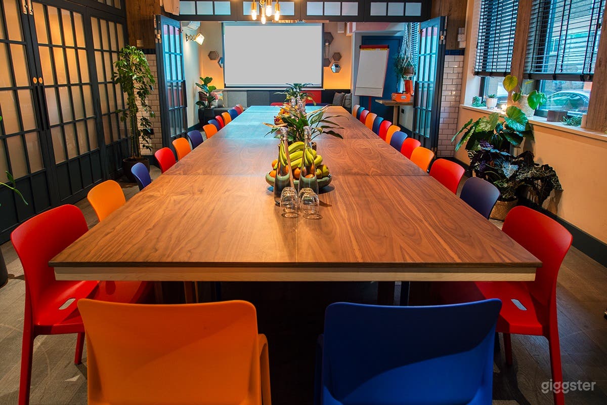 The Extra Big One Room for Events and Celebrations Photo 2