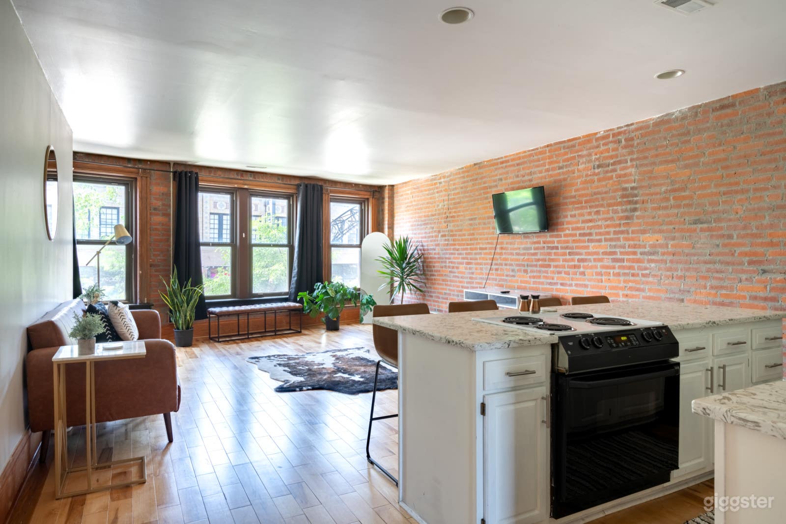 Casa On High, DOWNTOWN APT. W/ PARKING Photo 4