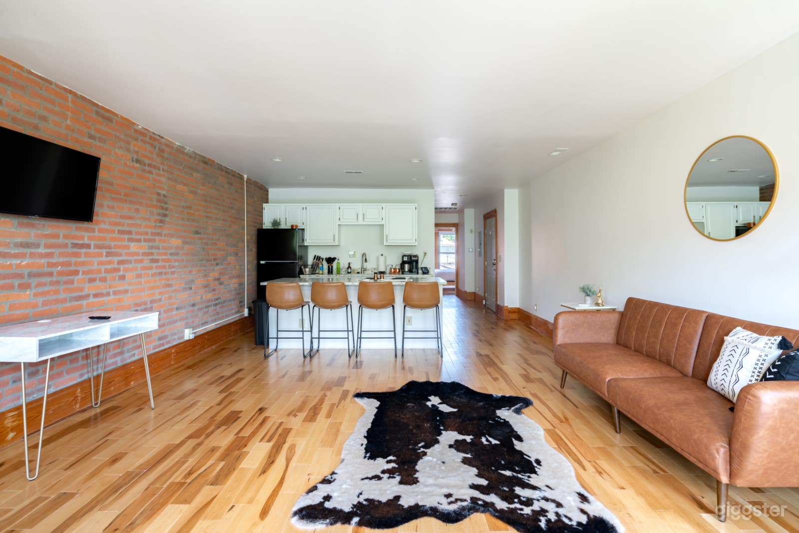 Casa On High, DOWNTOWN APT. W/ PARKING Photo 3