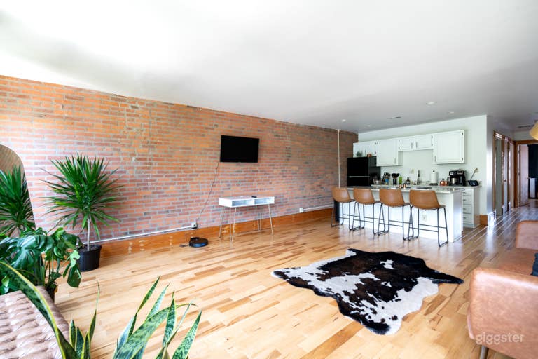  Casa On High, DOWNTOWN APT. W/ PARKING 