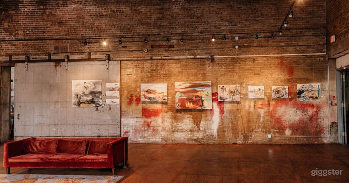 Exposed Brick Walls, Hard Wood Floors, 30' Ceiling Loft, Fully Functional Time-Honored Fire Doors, Rusted City Decor, 