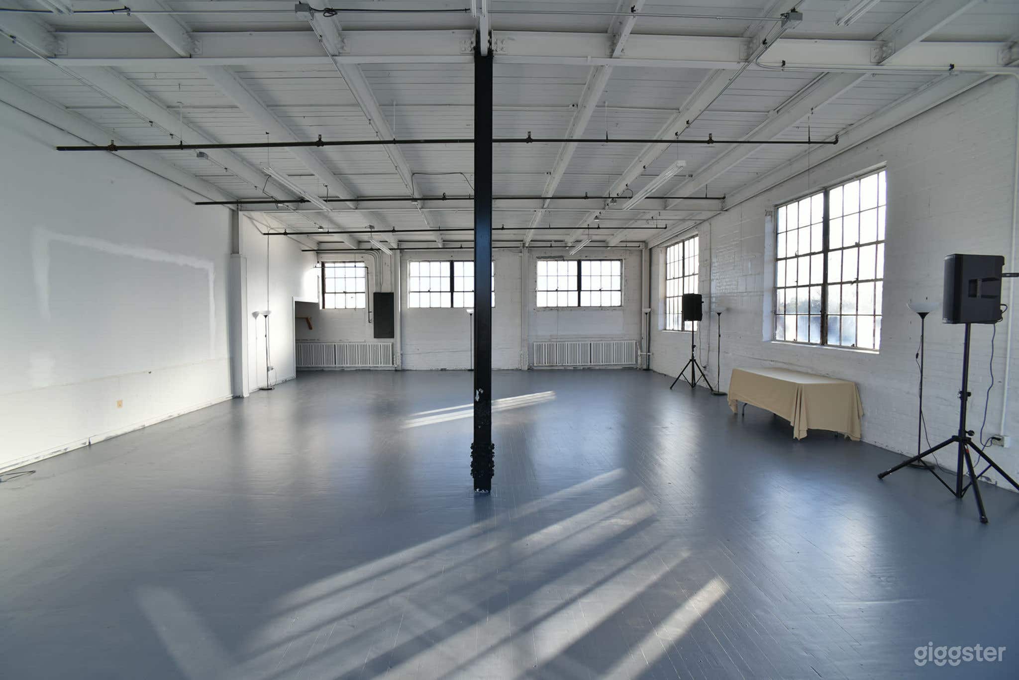 Large Industrial Loft Space Photo 4