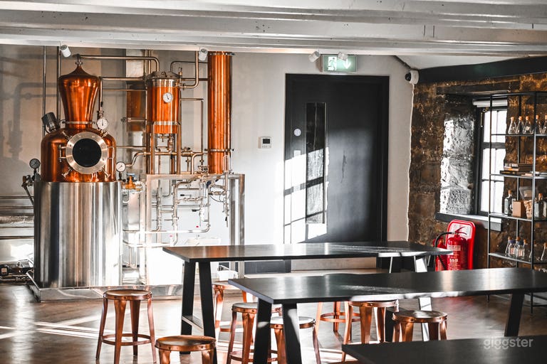  Whisky & Gin Distillery 
