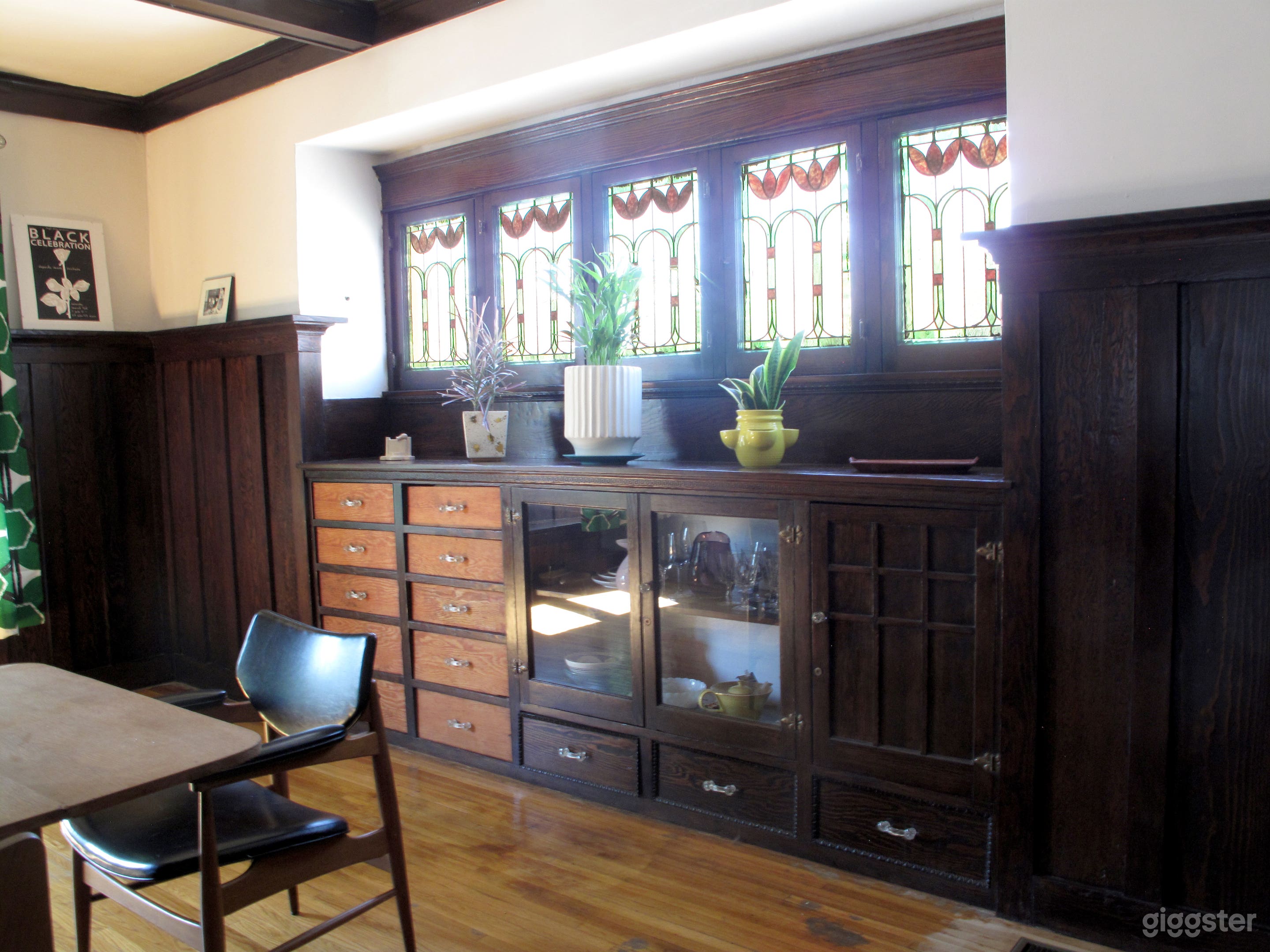 Craftsman Meets Hipster Photo 4