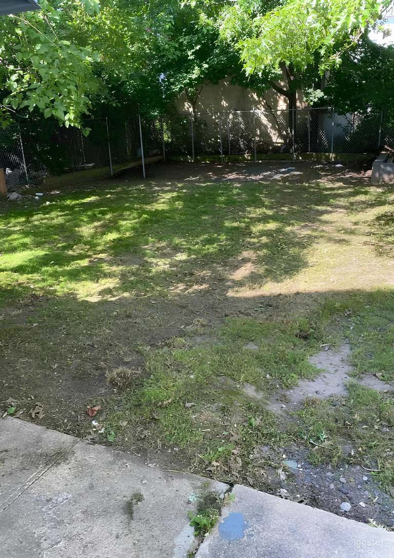  Charming Shaded Backyard 