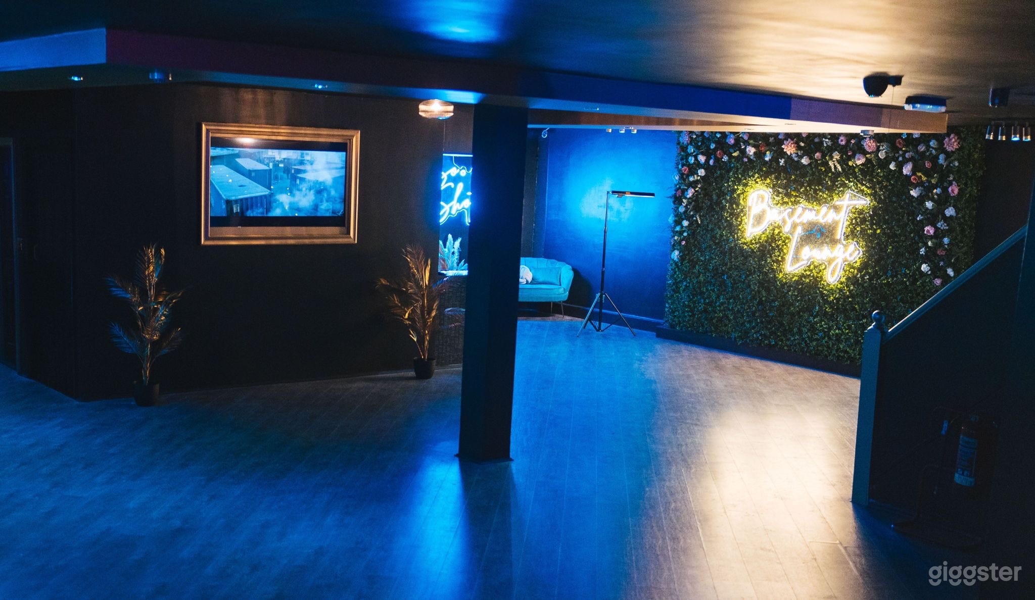A Private Lounge Available for Hire Photo 3