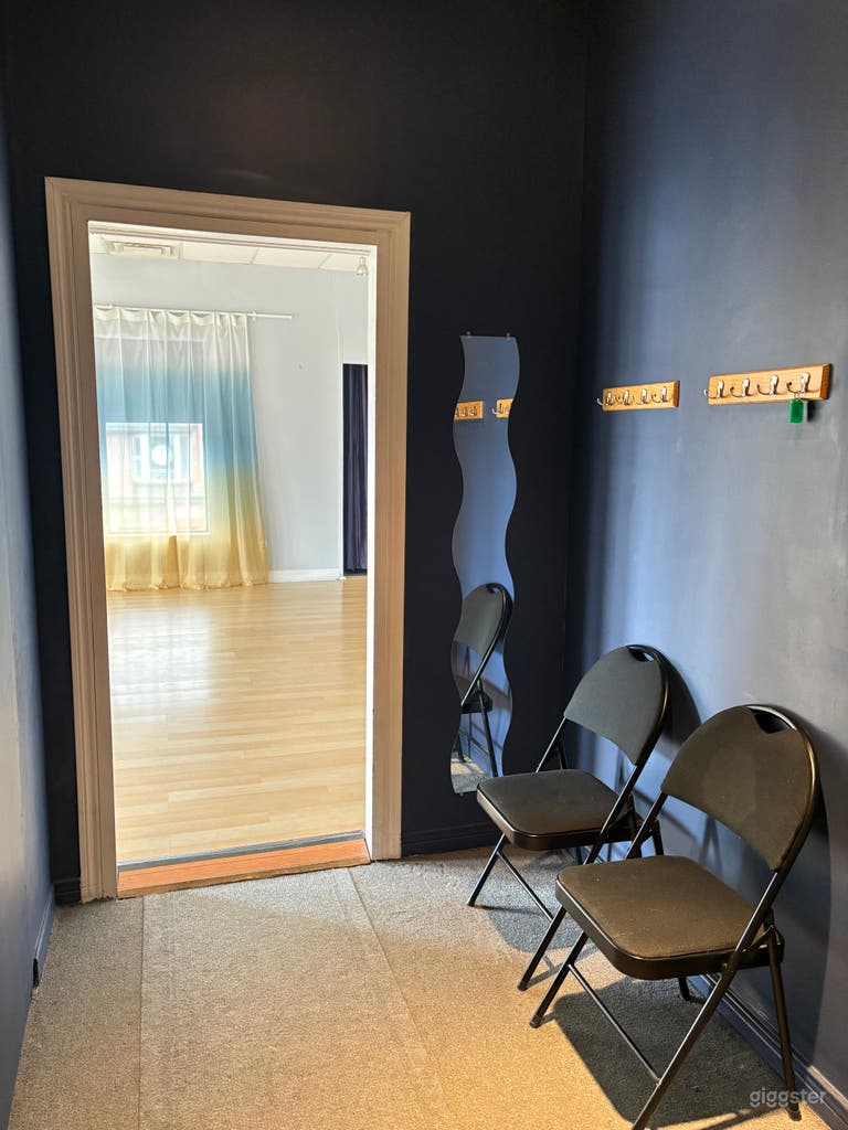  Sunny Dance & Yoga Studio with Ombré Curtains 
