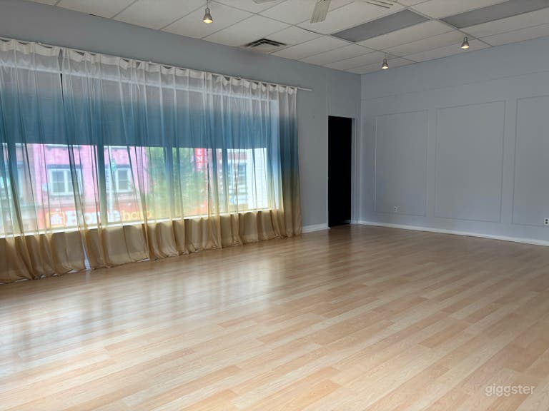  Sunny Dance & Yoga Studio with Ombré Curtains 