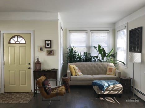 Home With Wood Interior Finish Photo 3