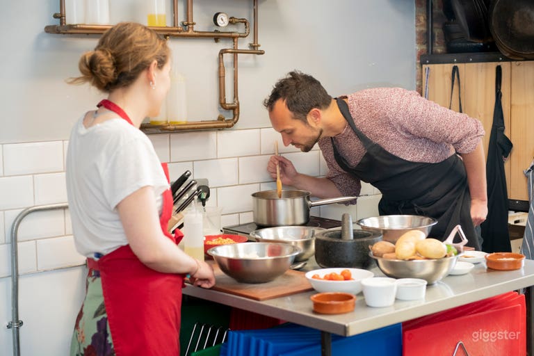  Creative Cookery School in Brighton 