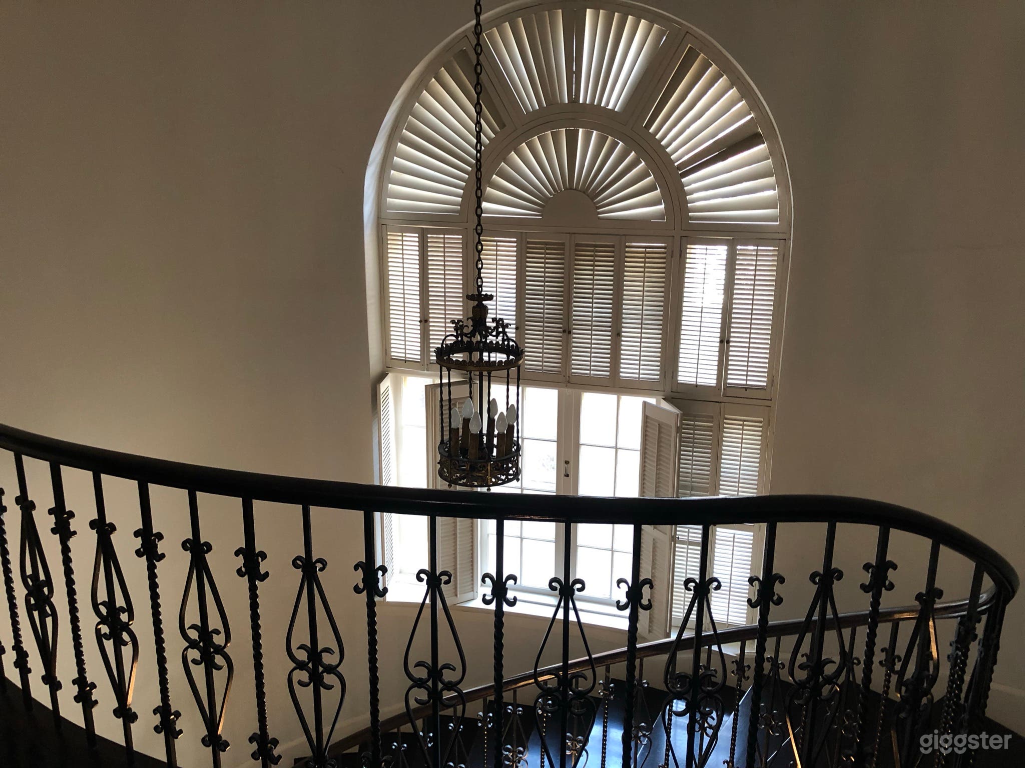 Classic Mansion - amazing wonderland  Photo 2