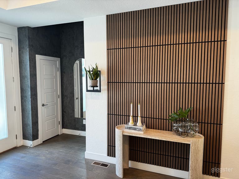  Modern Light-Filled Townhome for Private Events 