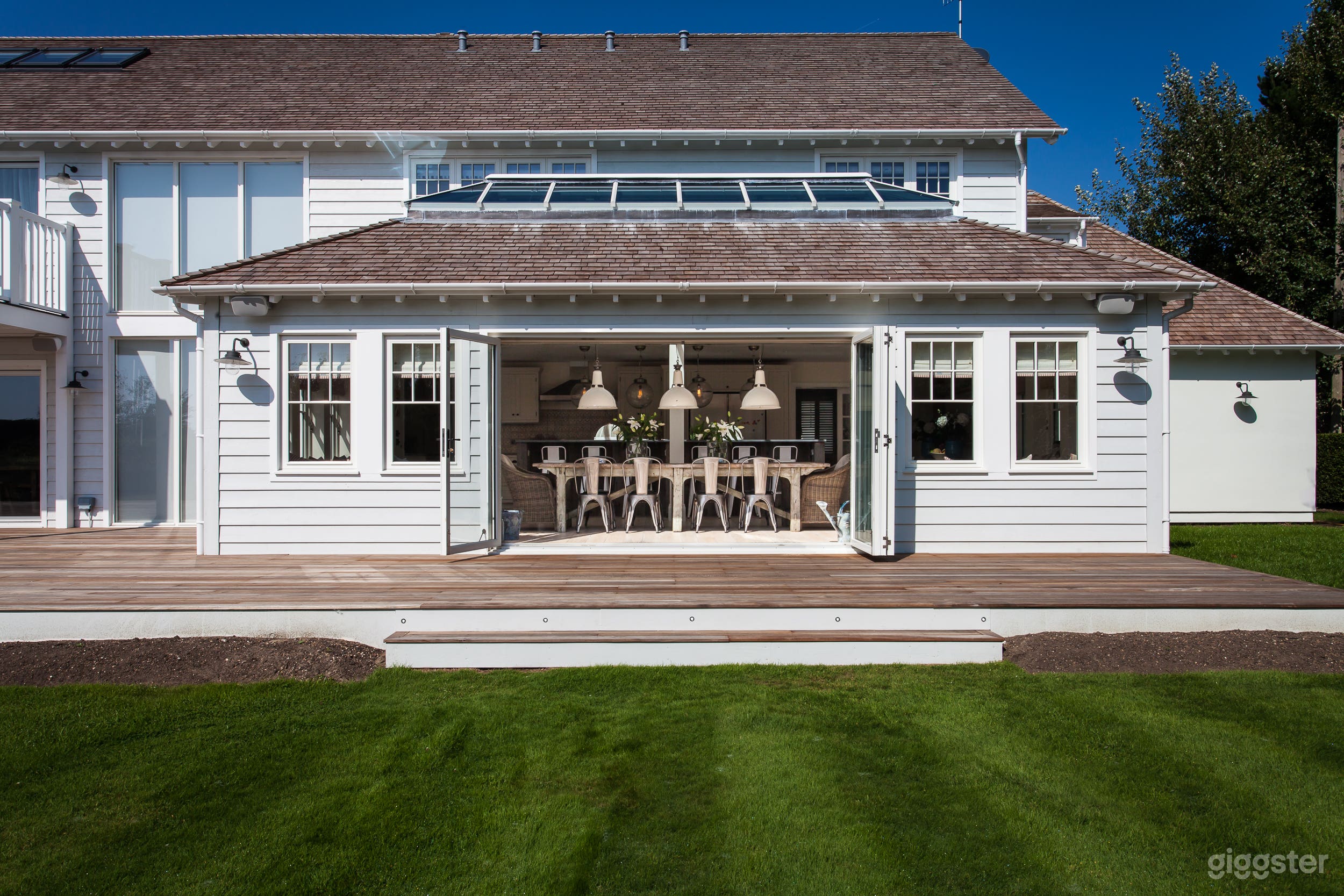 New England style house with deck Photo 1