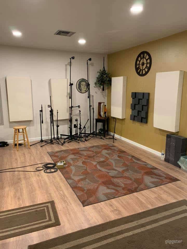  Fully-Equipped with an Old-School Feel Recording Studio in Reno  