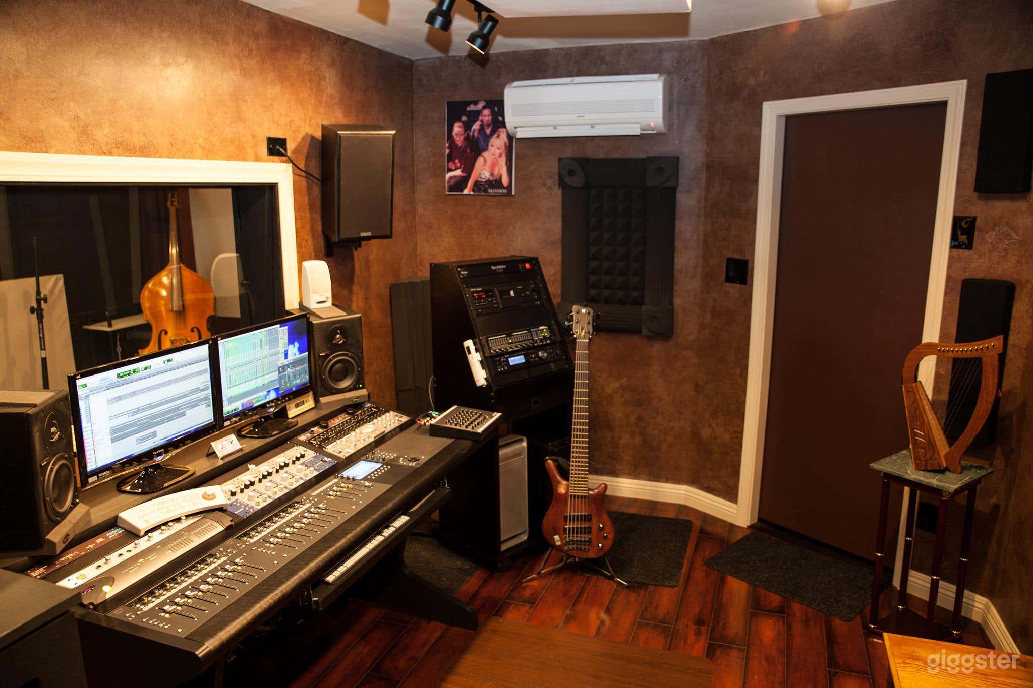Fully-Equipped with an Old-School Feel Recording Studio in Reno  Photo 1