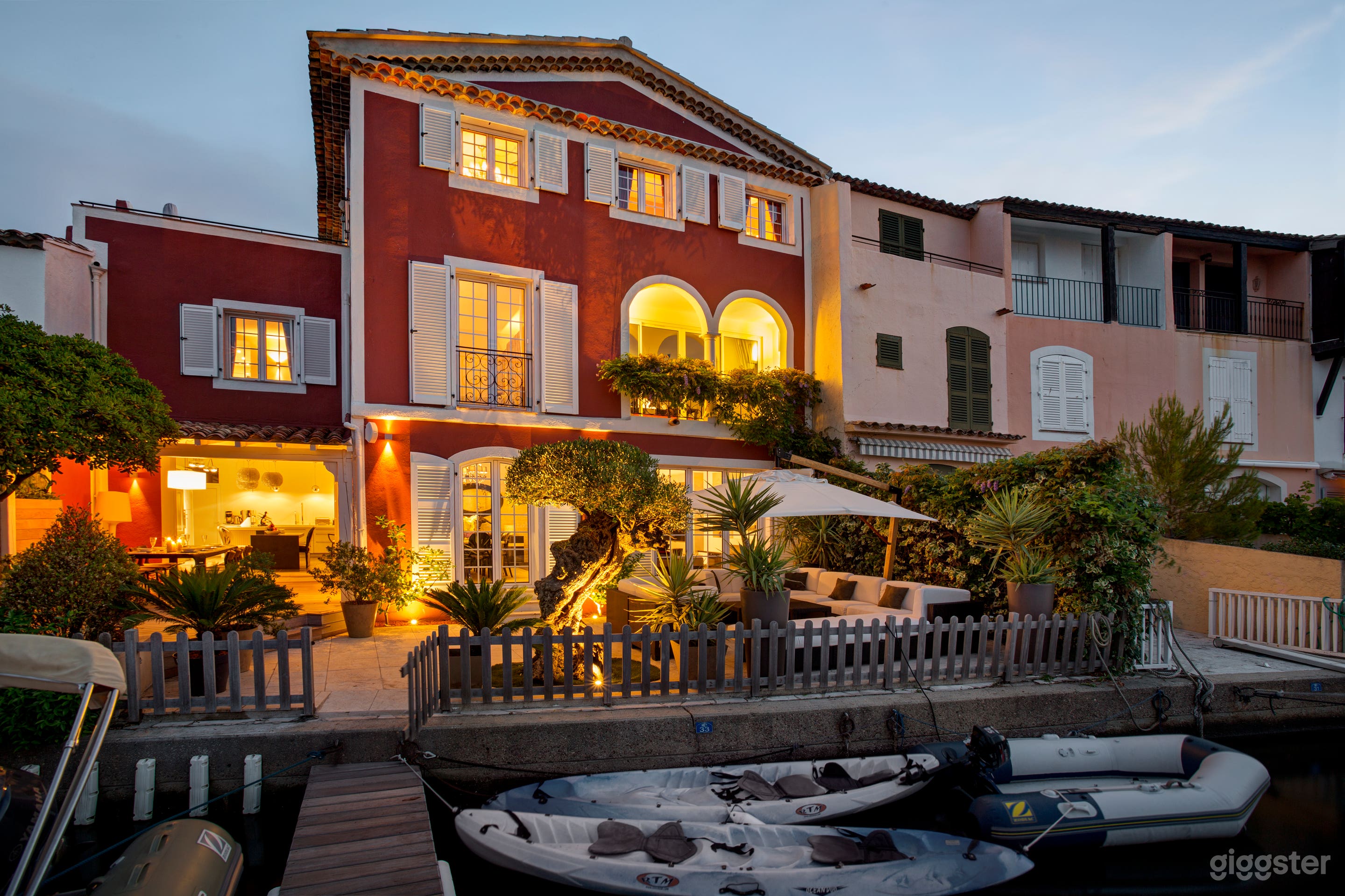 Luxury Marina Villa Near St Tropez Photo 1