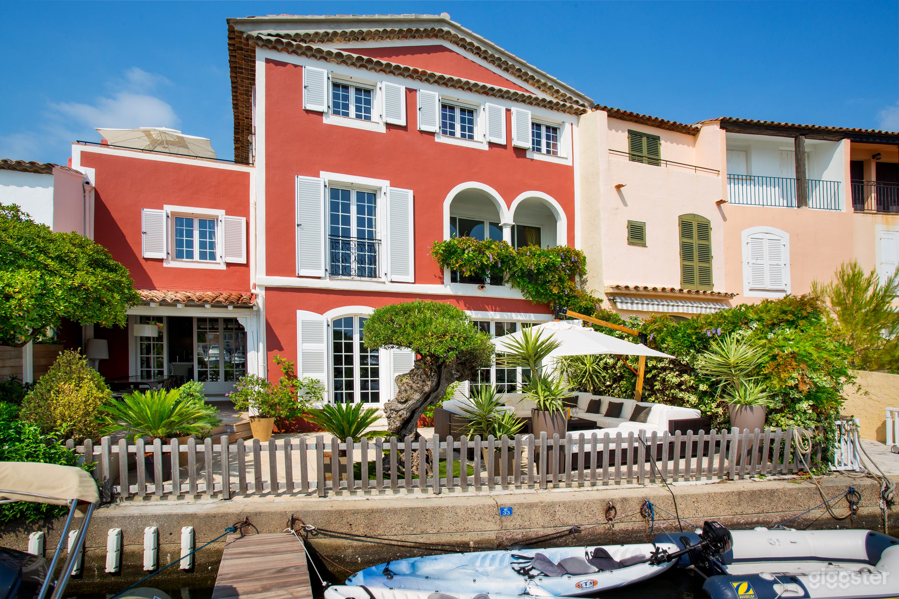 Luxury Marina Villa Near St Tropez Photo 3