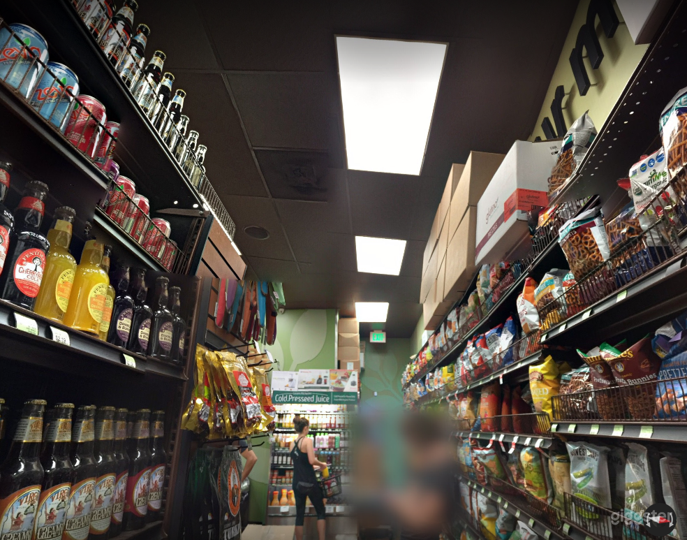 Spacious Health Food Store Perfect for Photoshoots and Productions in Los Feliz – Los Angeles Photo 2