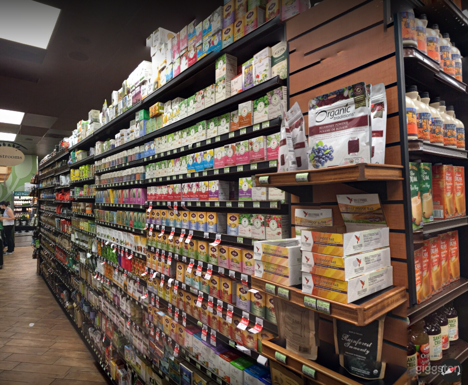 Spacious Health Food Store Perfect for Photoshoots and Productions in Los Feliz – Los Angeles Photo 3