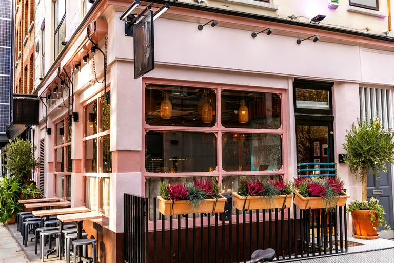  Full Venue Hire: Central London’s Hidden Gem 