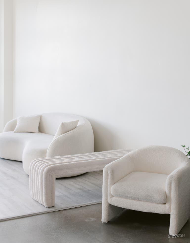  Natural Light Creative Loft Studio With a View! 