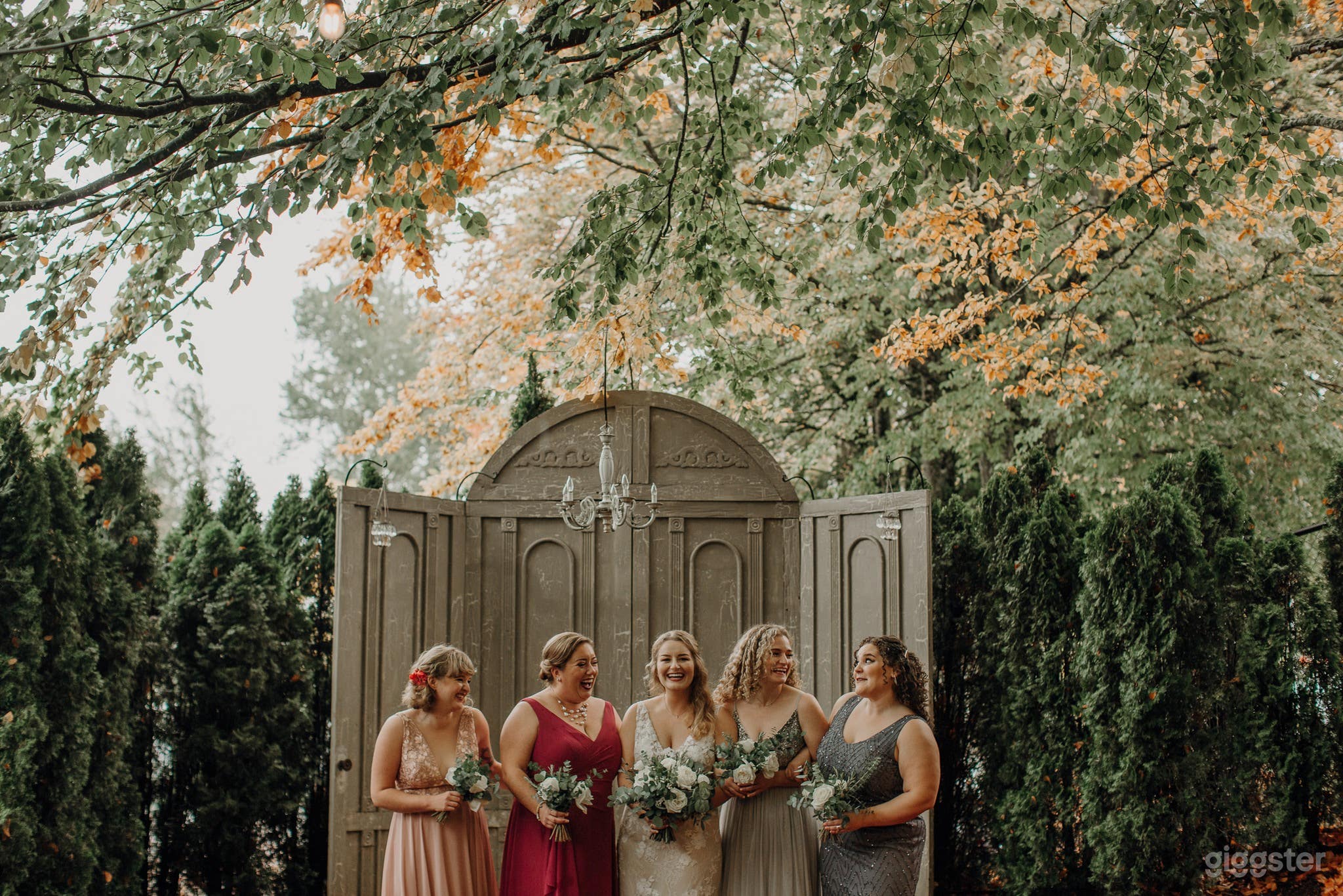 Bridal park with Vintage style doors Photo 4